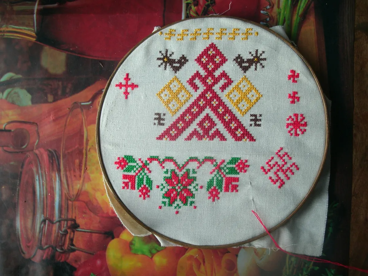 Common Mistakes in Hand Embroidery Pattern Transfer (and How to Fix Them)